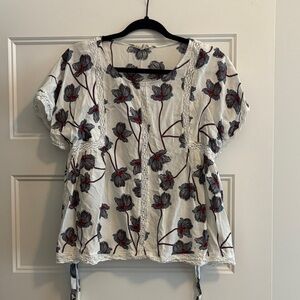Entro Floral‎ Blouse - White and Red